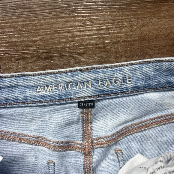 American Eagle Women Size 8 Jeans Mom Straight Light Wash Pants Strigid Stretch - Picture 5 of 16